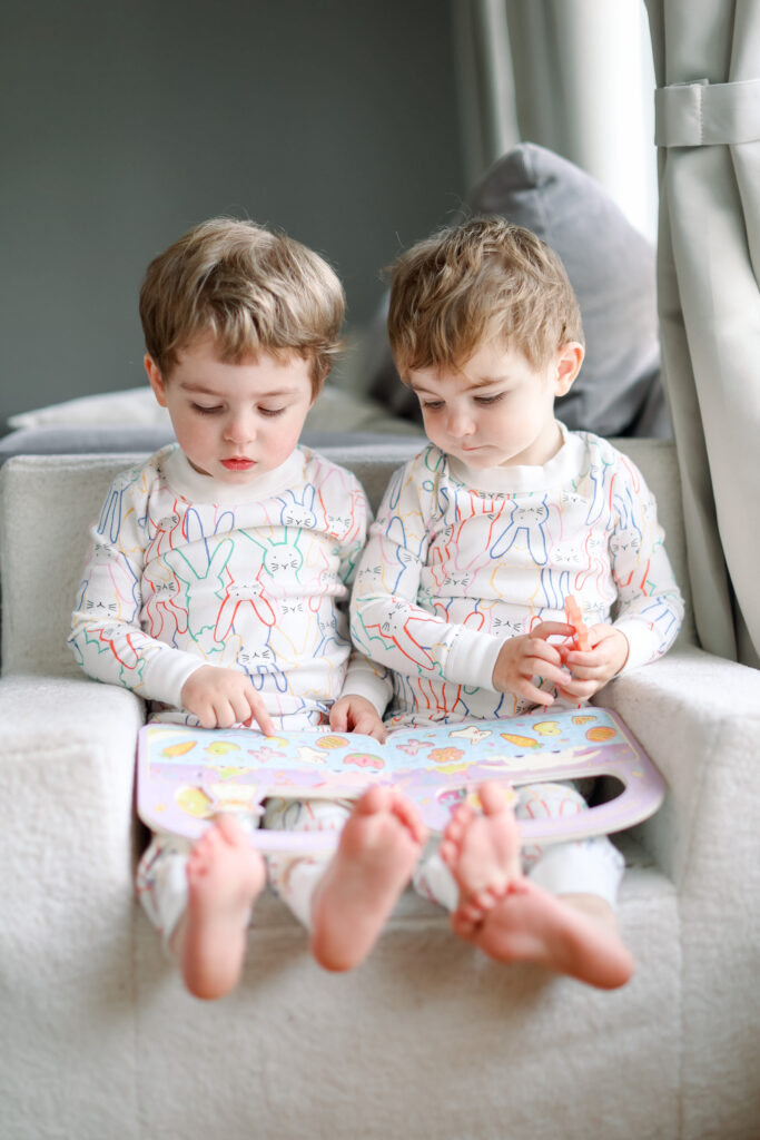 things to do with toddler, how to get twins on a schedule